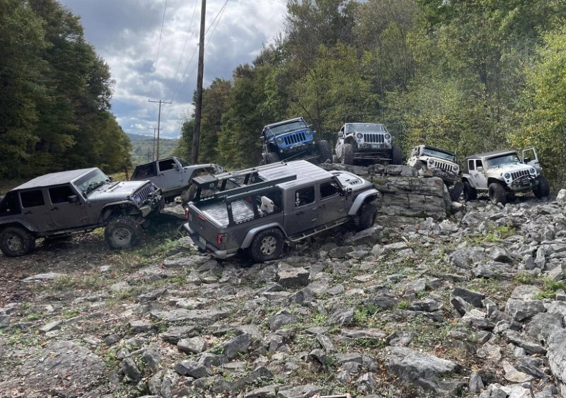 jeeps on rocks.jpg